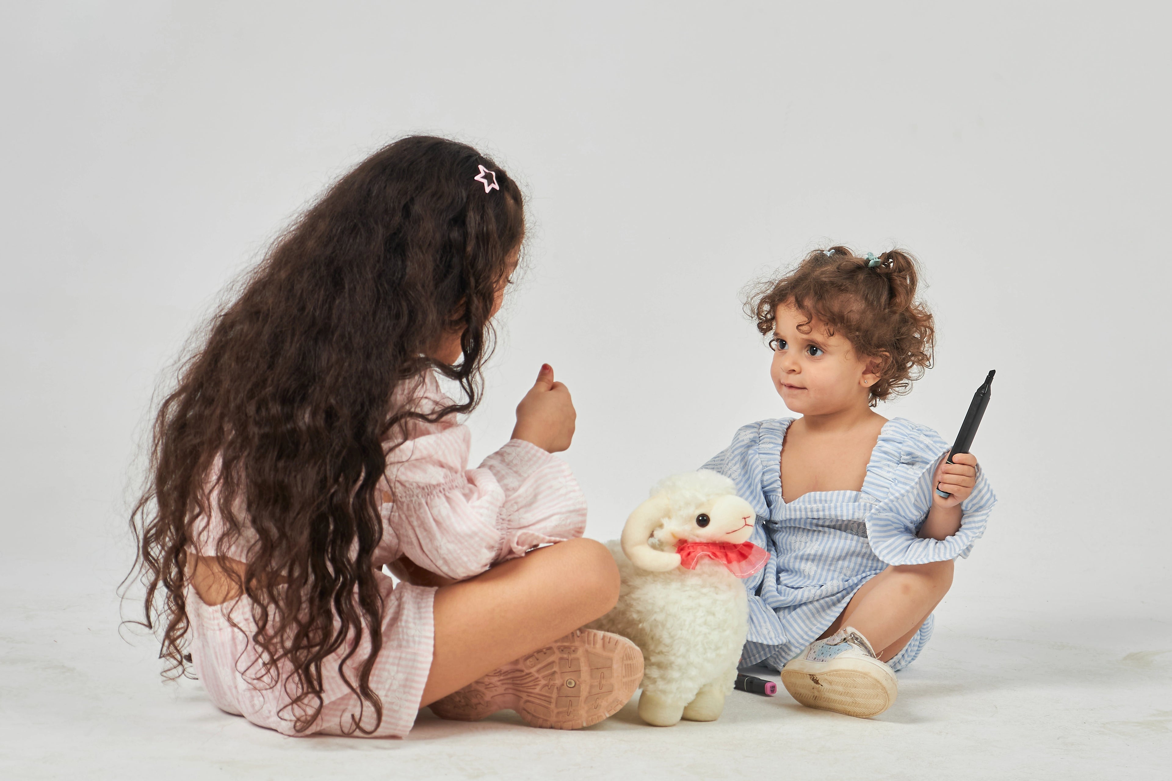 طقم بناتي أزرق فاتح مخطط